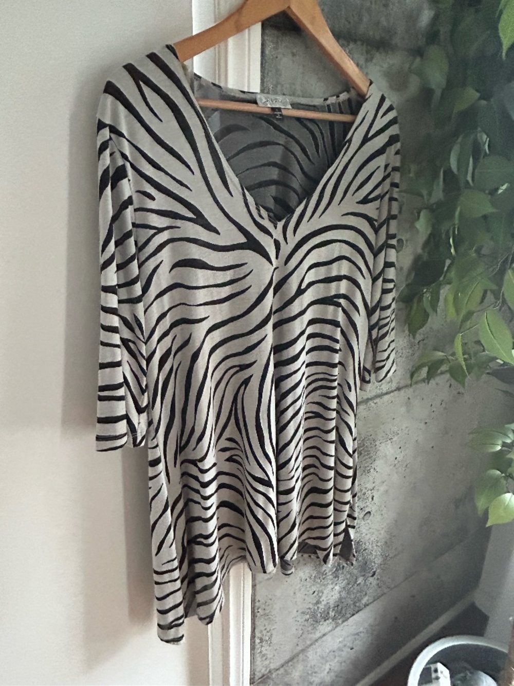ZEEBRA!  Flowy Tunic L